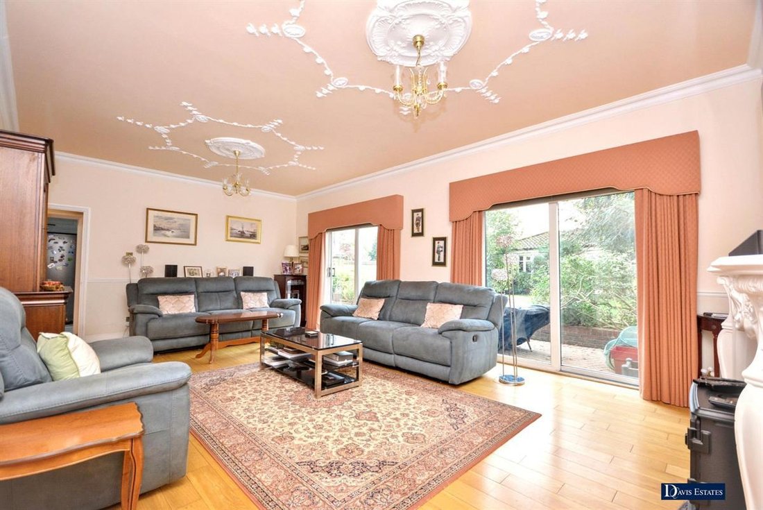 Casa en Ardleigh Green, Romford, Inglaterra 2 - 19166555