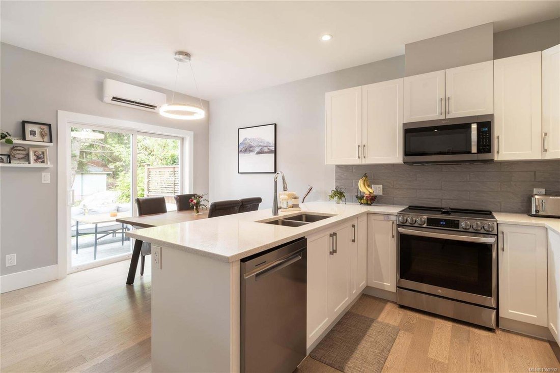 Townhouse in Victoria, British Columbia, Canada 4 - 19167211