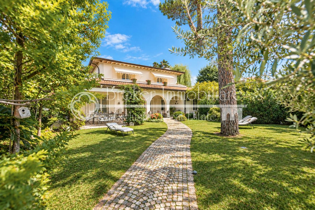 Villa in Centro, Forte dei Marmi, Tuscany 1 - 19167347