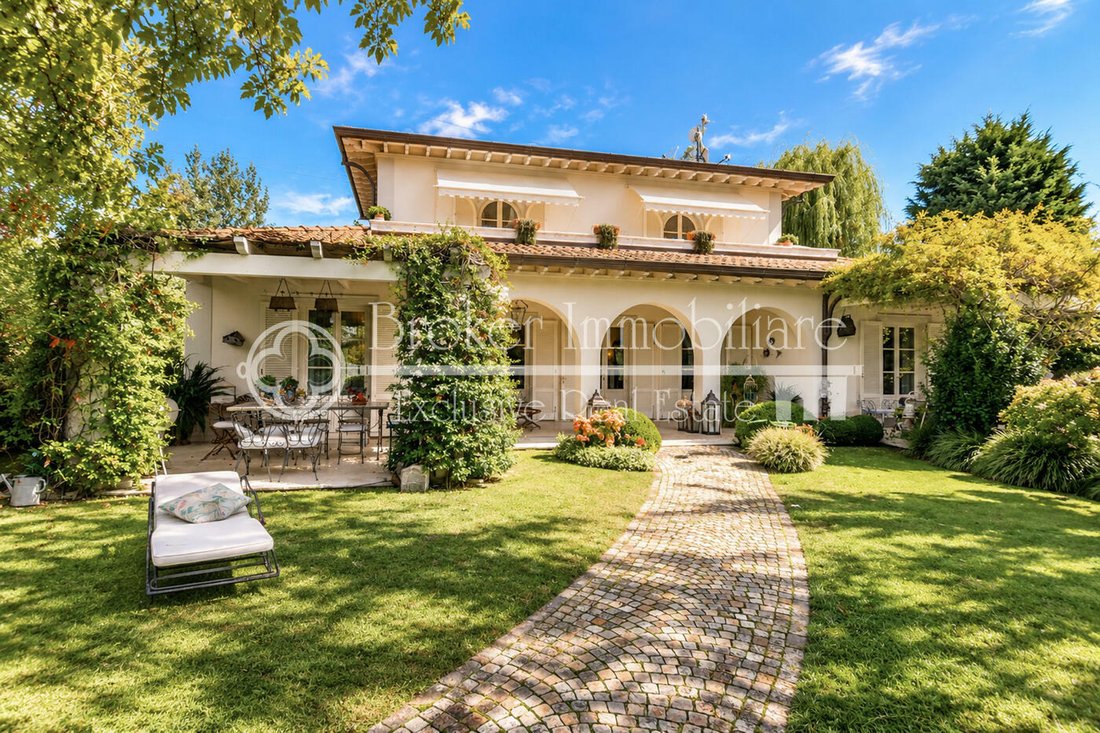 Villa in Centro, Forte dei Marmi, Tuscany 3 - 19167347