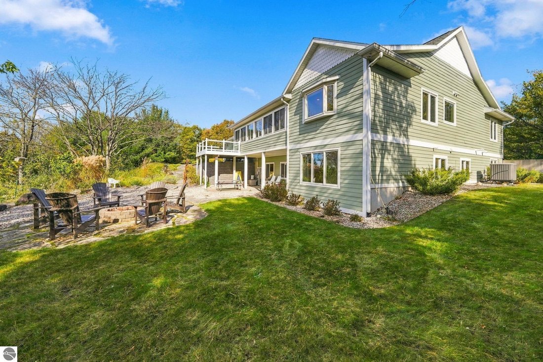 House in Traverse City, Michigan, United States 5 - 19167402
