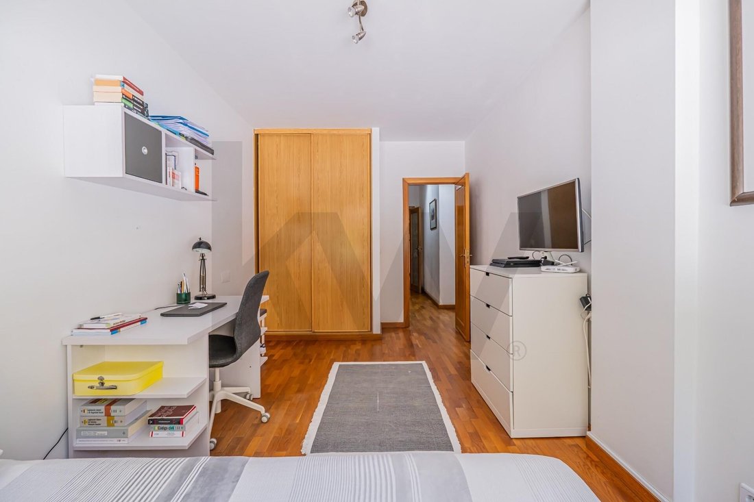 Apartment in Alges, Lisbon, Portugal 5 - 19143385