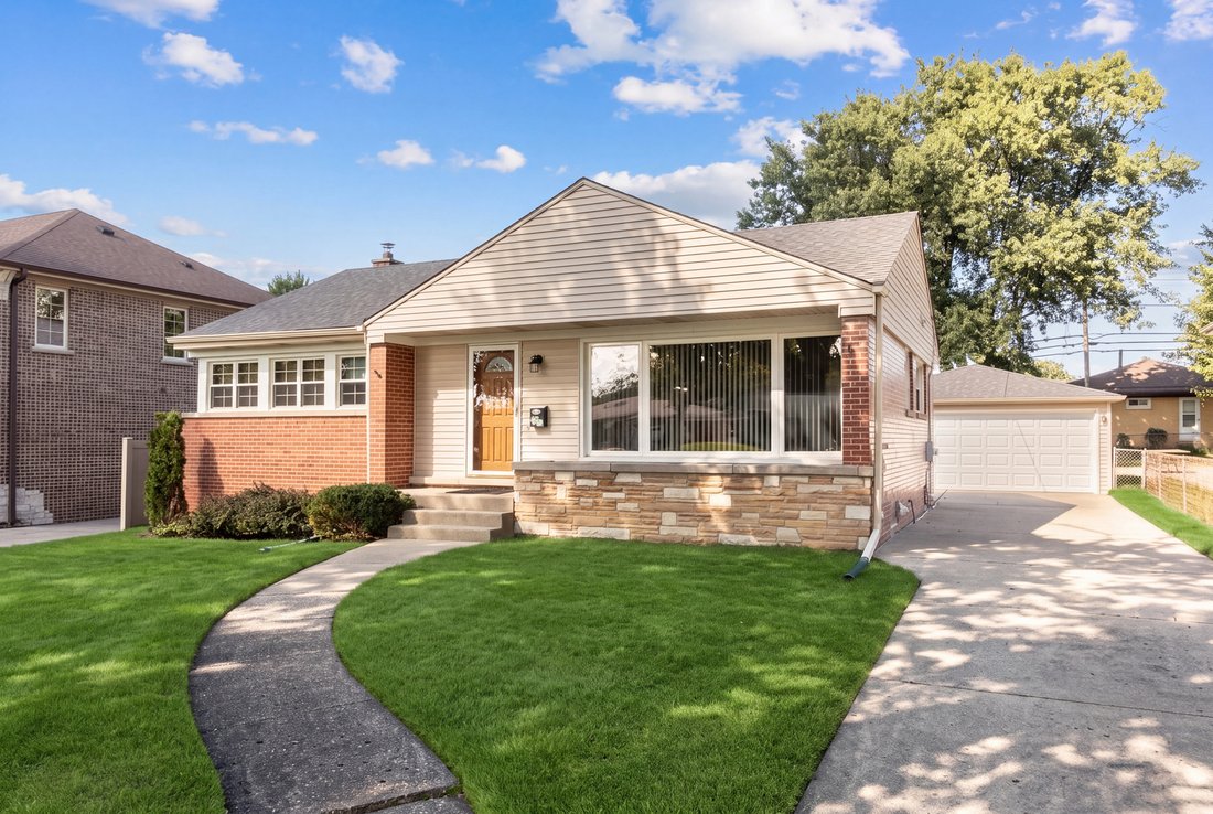 House in Mount Prospect, Illinois, United States 1 - 19167384