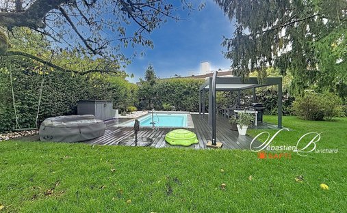 Casa en Bellegarde-sur-Valserine, Valserhône, Francia 1