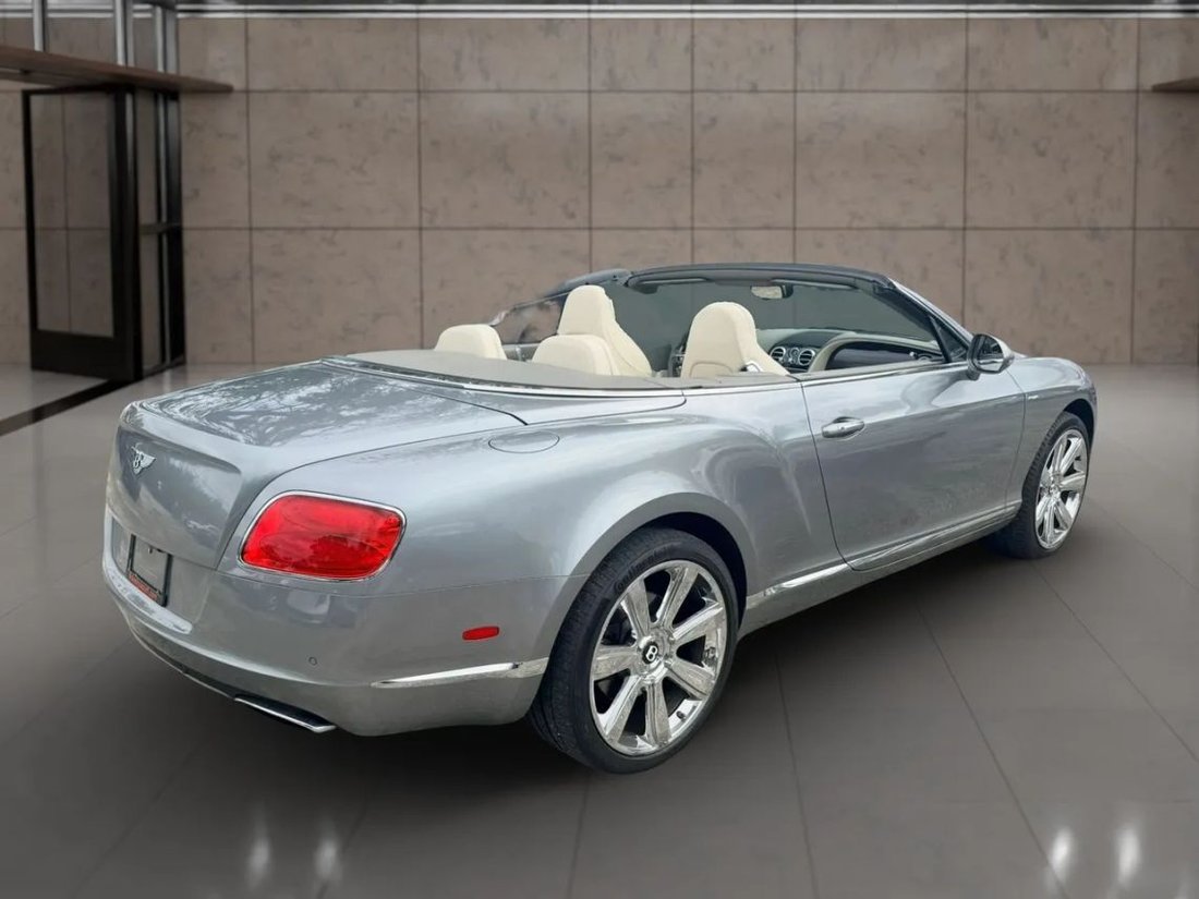 Cabriolet in West Palm Beach, FL, United States 3 - 19167785