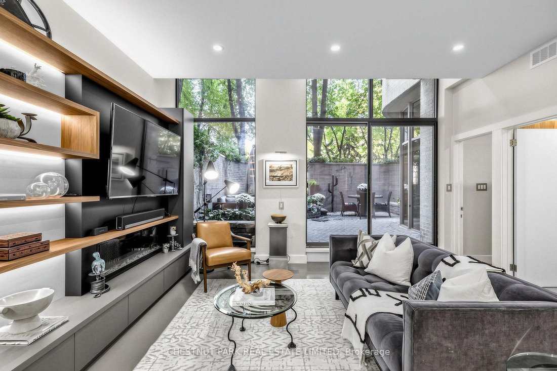 Apartment in Toronto, Ontario, Canada 2 - 19167747