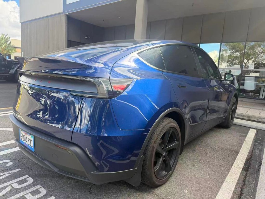 Suv in Costa Mesa, CA, United States 2 - 19167723
