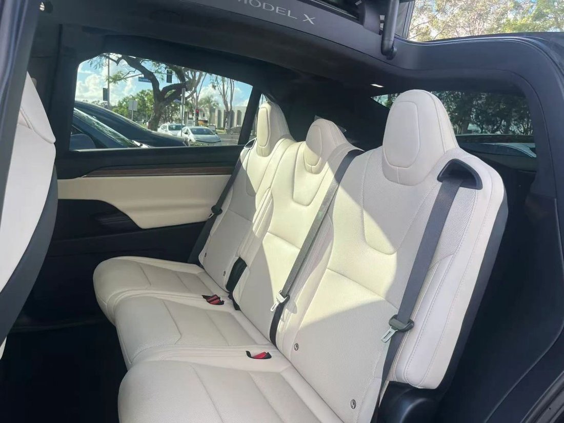Suv in Costa Mesa, CA, United States 4 - 19167704