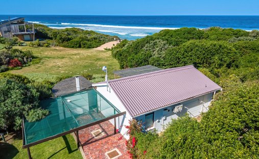 House in Bitou Local Municipality, Western Cape, South Africa 1