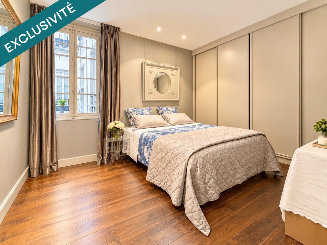 Apartment in Palais Royal, Paris 1er Arrondissement, Paris 3 - 19168159