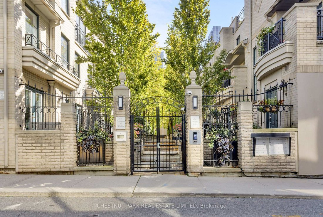 Condo in Toronto, Ontario, Canada 1 - 19167795
