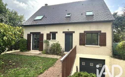 House in Ouest, Vaires-sur-Marne, France 1