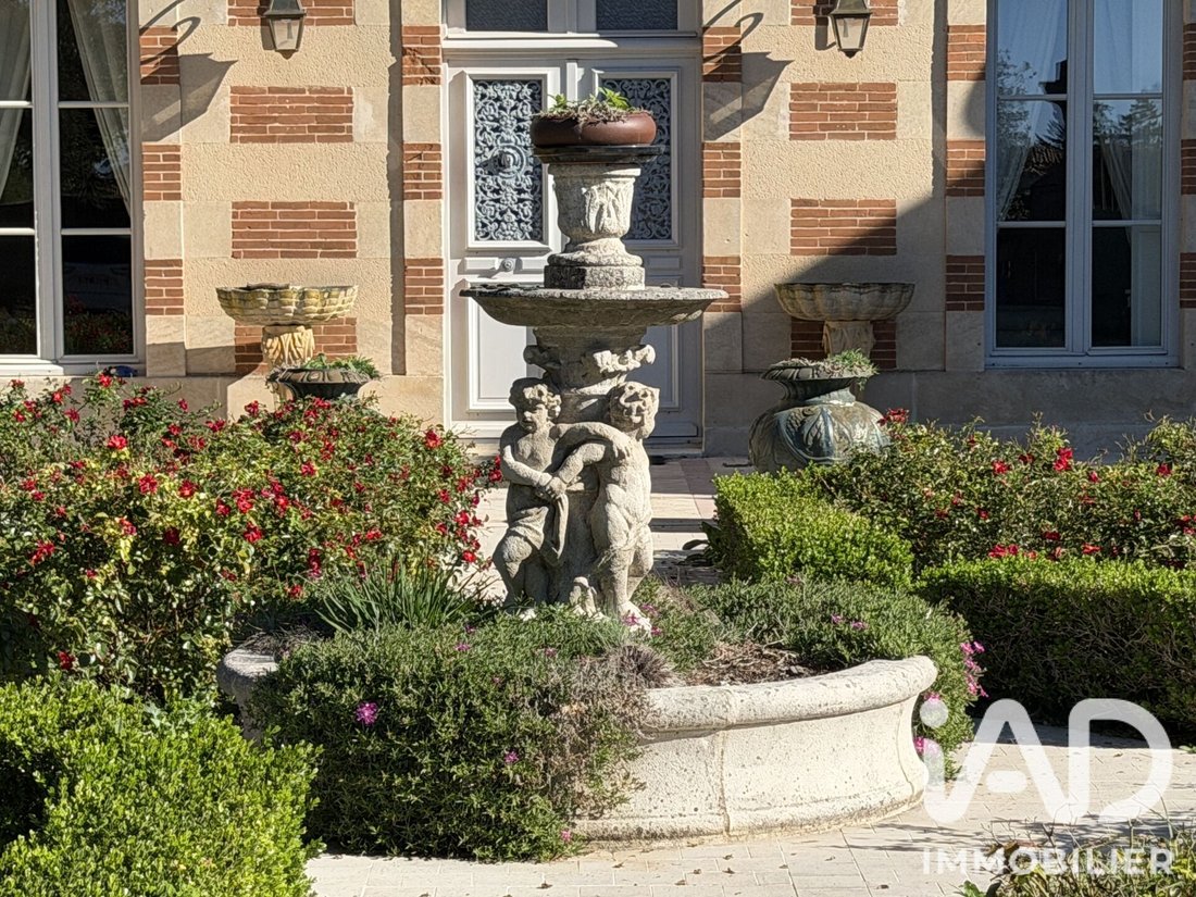 Casa a Saint-Georges-lès-Baillargeaux, Nuova Aquitania, Francia 4 - 19168345
