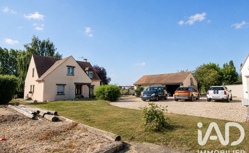 Maison à Richebourg, Île-de-France, France 1