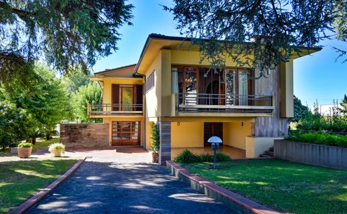 Villa in Capannori, Tuscany, Italy 1