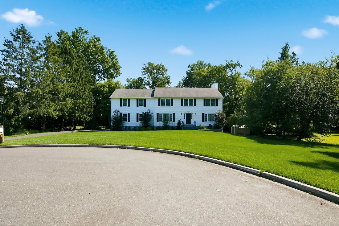 House in Tinton Falls, New Jersey, United States 1 - 19168612