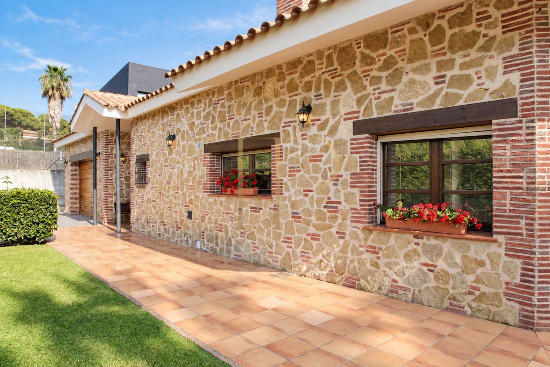 Villa à Sant Andreu de Llavaneres, Catalogne, Espagne 3 - 19168469