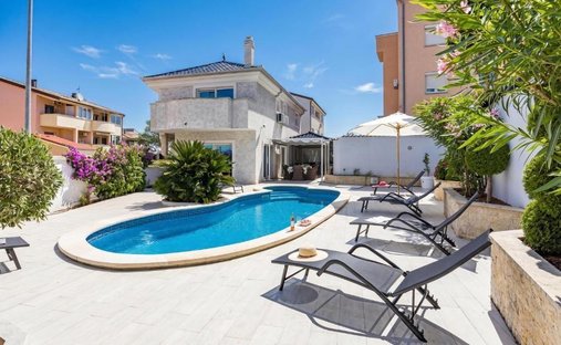 Villa in Grad Pula, Gespanschaft Istrien, Kroatien 1