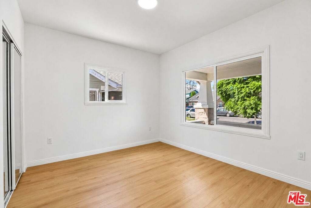 Los Angeles, California, United States 4 - 19179586