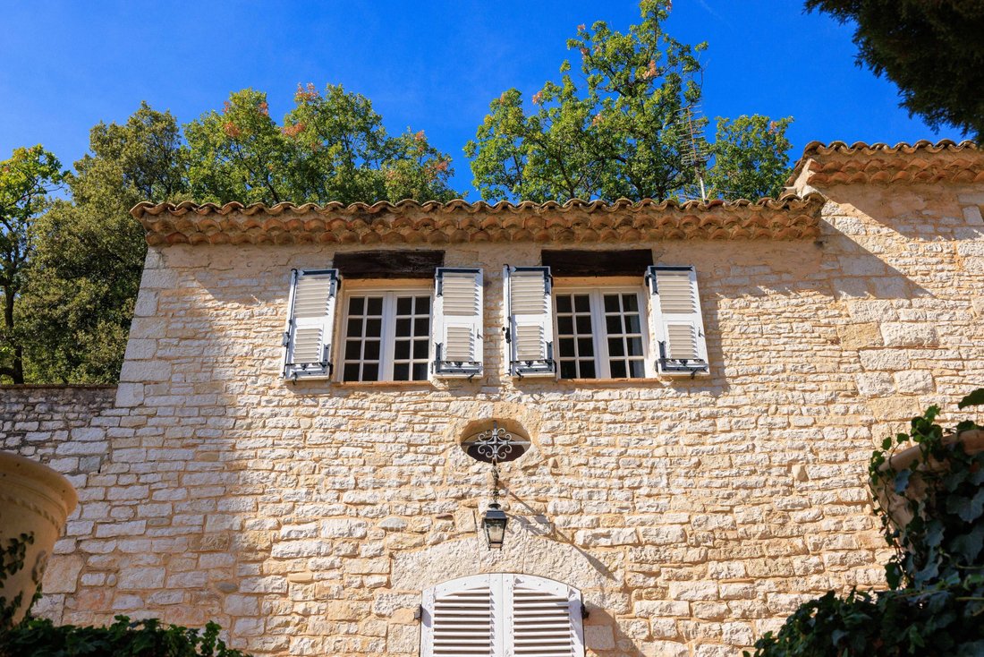 Casa a Tourrettes-sur-Loup, Provenza-Alpi-Costa Azzurra, Francia 4 - 19173293