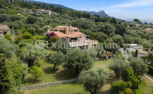 Villa in Tourrettes-sur-Loup, Provence-Alpes-Côte d'Azur, France 1