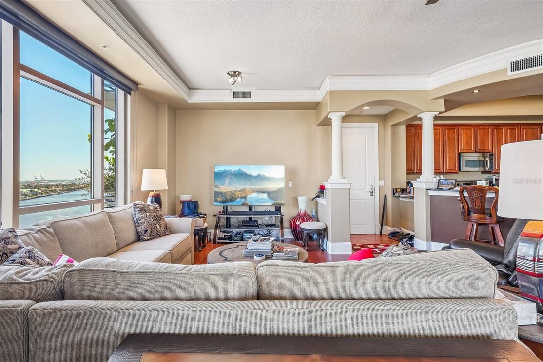 Condo in Tampa, Florida, United States 5 - 19177008