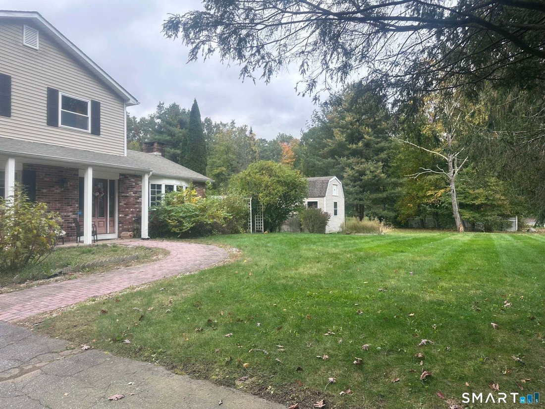 House in Newtown, Connecticut, United States 2 - 19174673