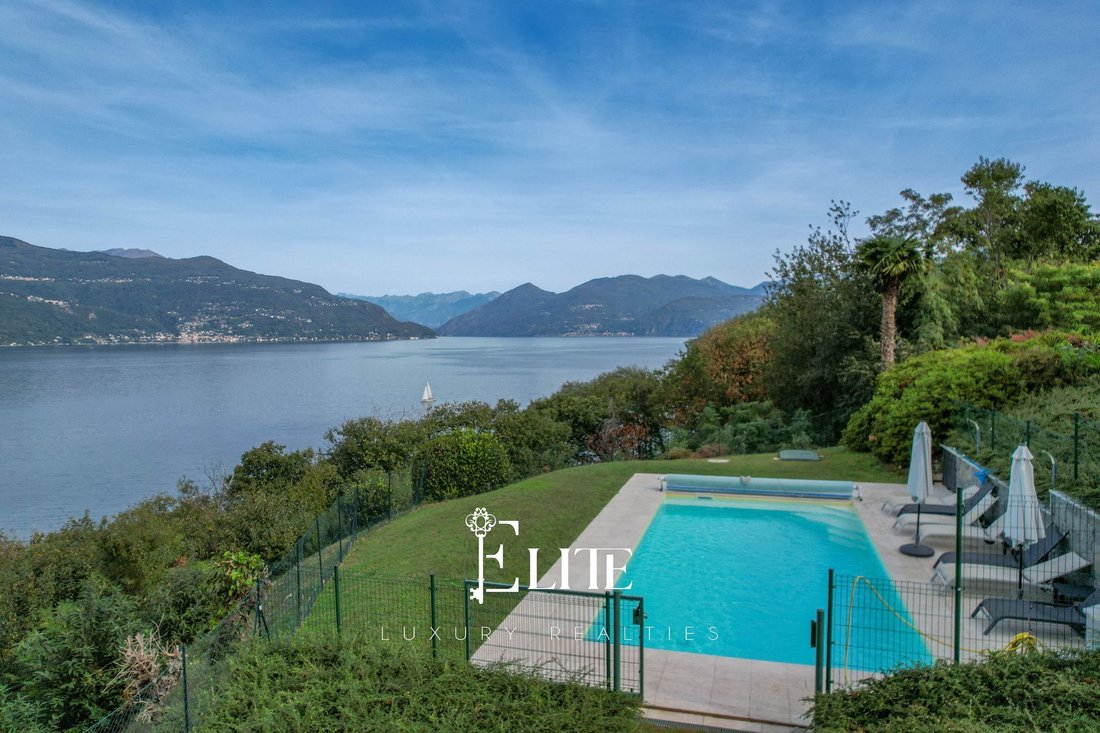 Villa in Porto Valtravaglia, Lombardei, Italien 3 - 19176126