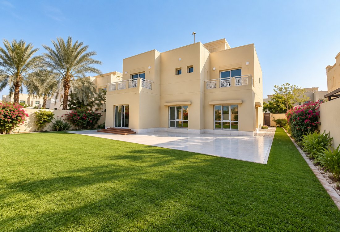 Villa in The Meadows, Dubai, United Arab Emirates 2 - 19172682