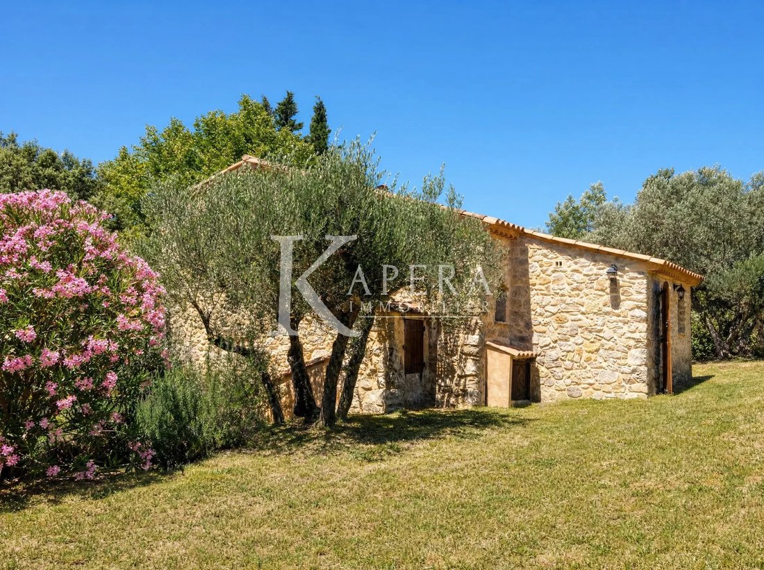 Estate in Est, Lorgues, France 2 - 19175312