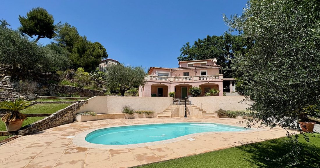 Villa en Le Rouret, Provenza-Alpes-Costa Azul, Francia 1 - 18781453