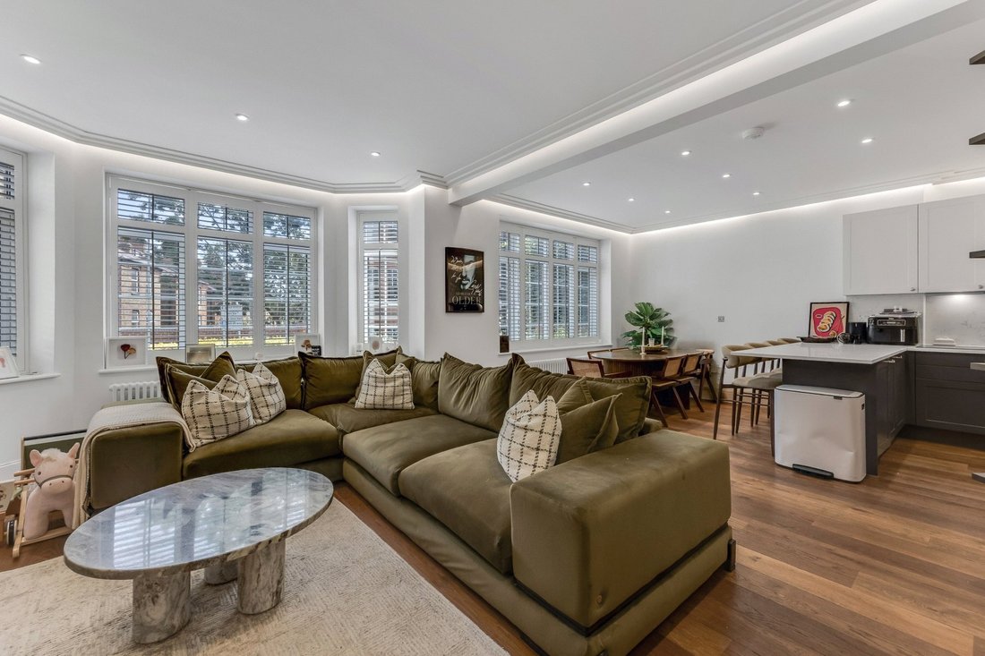 Apartment in Holly Village, Haringey, England 1 - 19178056