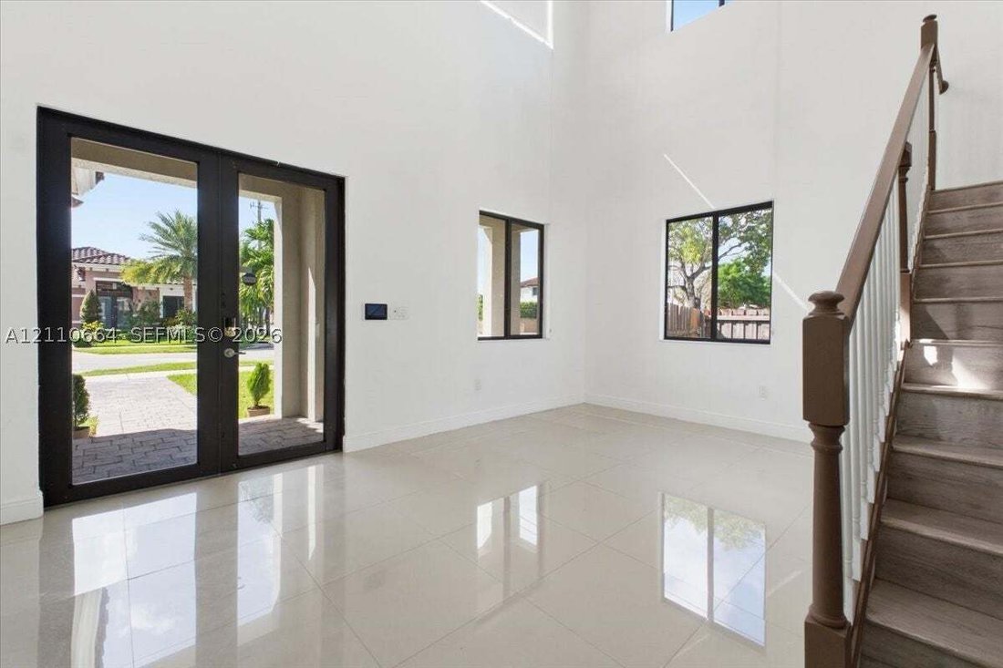 House in Miami, Florida, United States 4 - 19168958