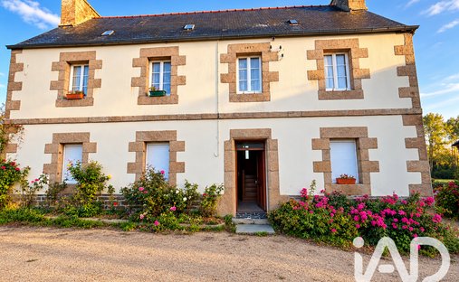 Haus in Saint-Quay-Perros, Bretagne, Frankreich 1