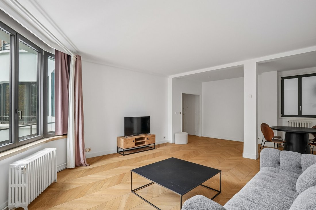Apartment in Saint Philippe du Roule, Paris 8e Arrondissement, Paris 4 - 19169245