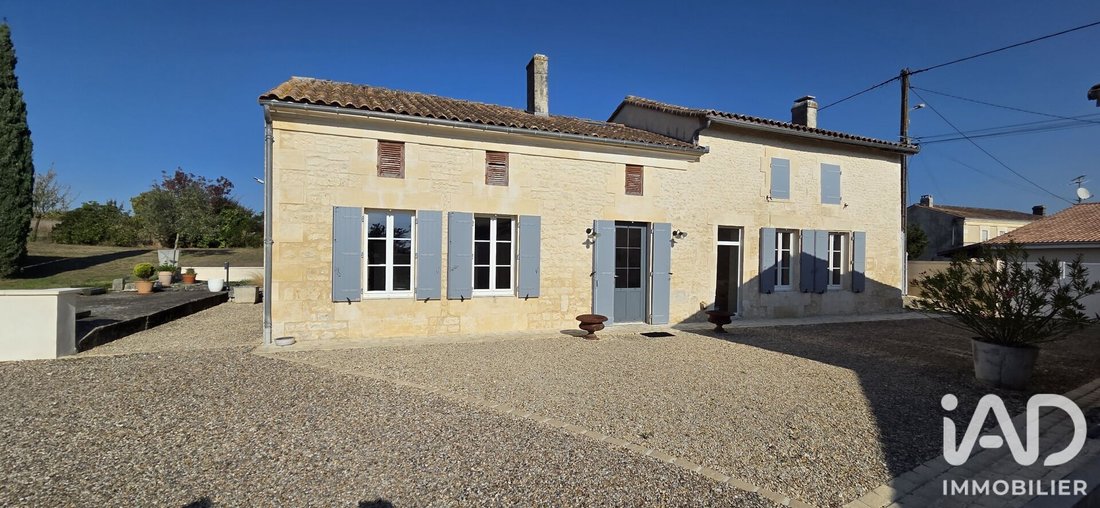 House in Saint-Germain-de-Lusignan, Nouvelle-Aquitaine, France 1 - 19176224