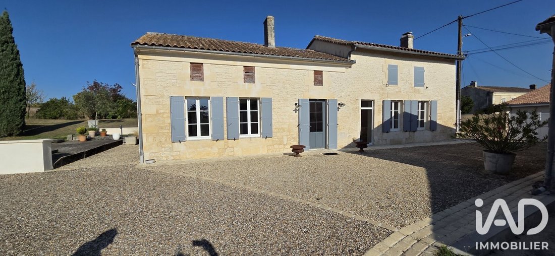 House in Saint-Germain-de-Lusignan, Nouvelle-Aquitaine, France 2 - 19176224