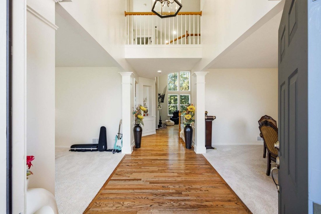House in Streamwood, Illinois, United States 4 - 19114104