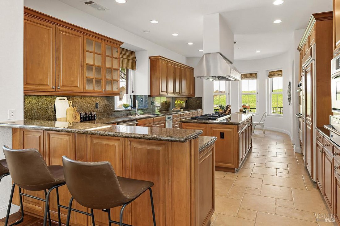 House in Novato, California, United States 4 - 18777685