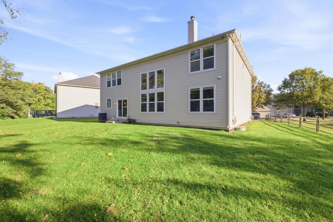 House in Streamwood, Illinois, United States 2 - 19114104
