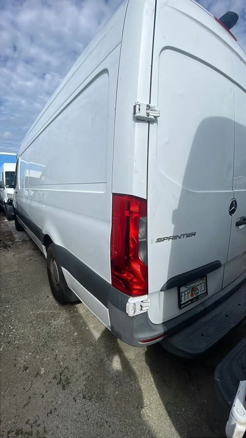 Pompano Beach, FL, United States 2 - 15964977
