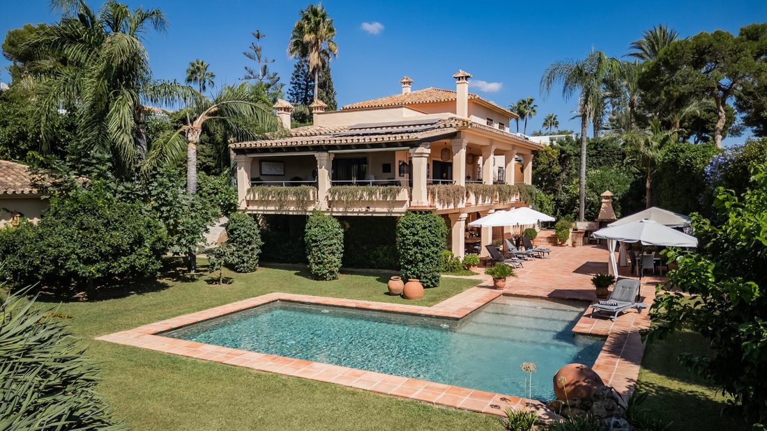 Villa in Rio Real, Marbella, Andalusia 1 - 19172180