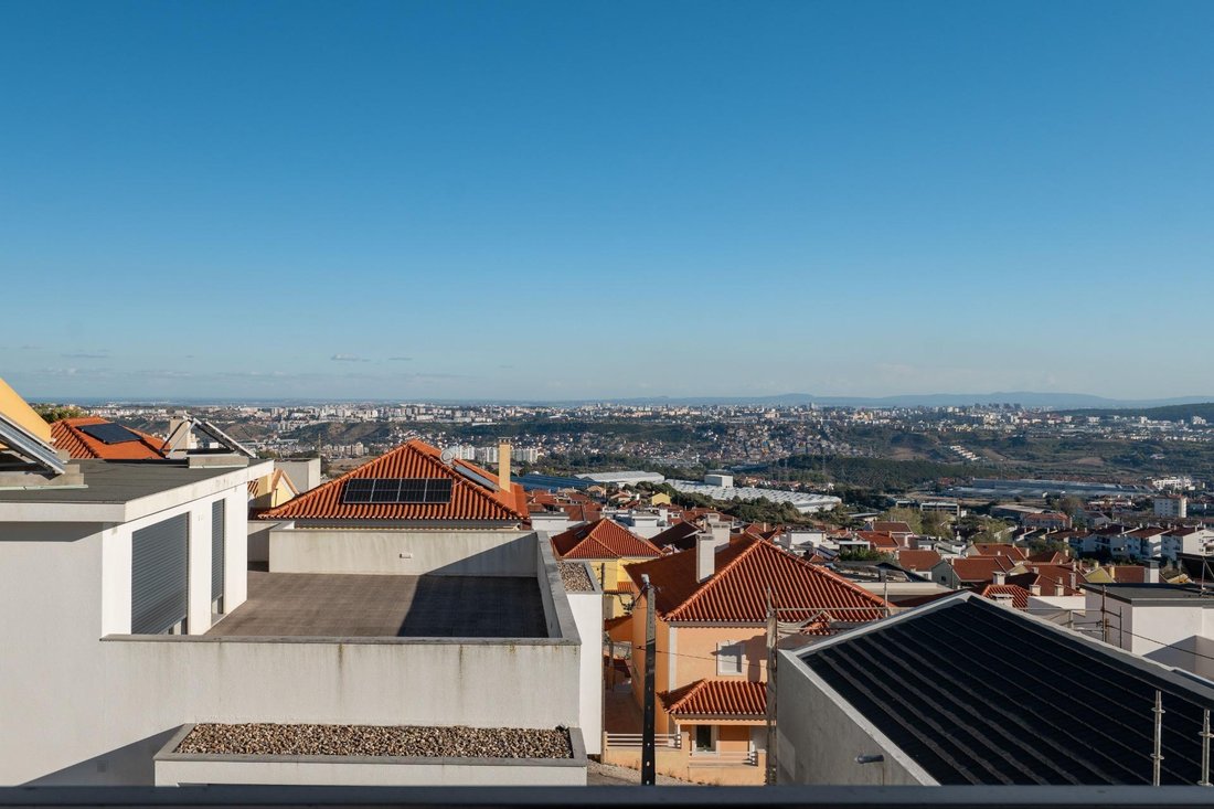 Villa in Pontinha e Famoes, Lisbon, Portugal 1 - 19175076