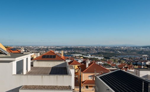 Villa a Pontinha e Famoes, Lisbona, Portogallo 1