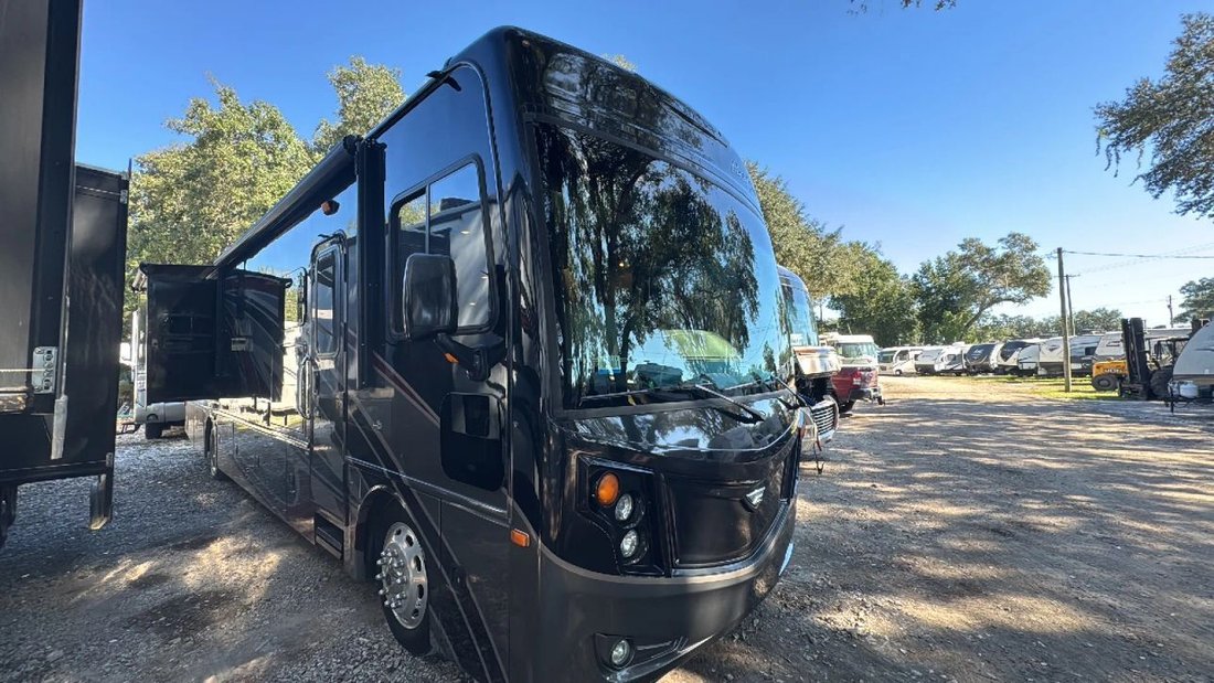 2019 Fleetwood Pace Arrow 36U in Thonotosassa, FL, United States 2 - 19173673