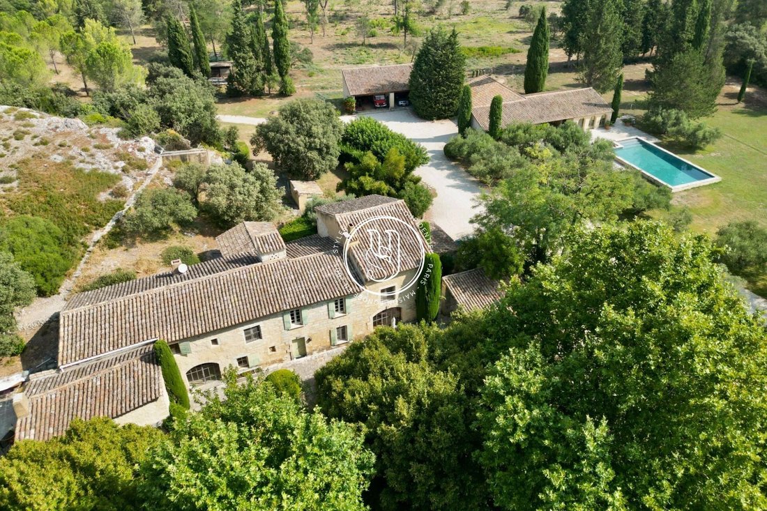 Villa in Saint-Rémy-de-Provence, Provence-Alpes-Côte d'Azur, France 1 - 19177250