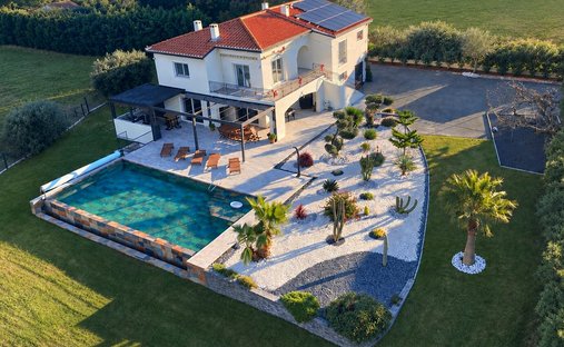 Villa in Haut Vernet-Moyen Vernet, Perpignan, Frankreich 1