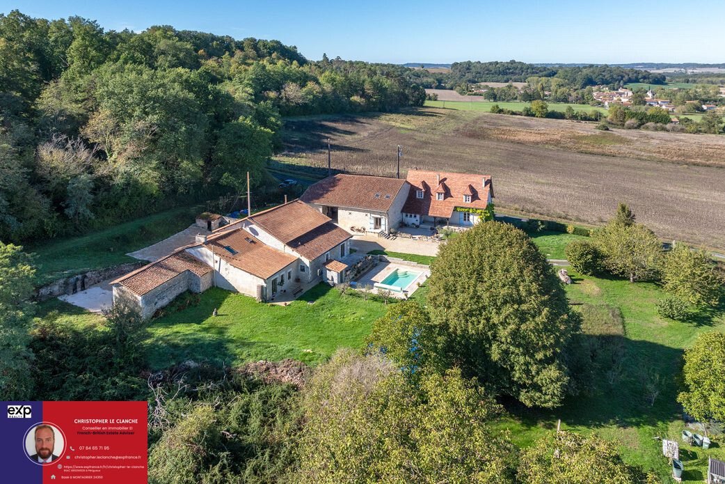 Casa a Champagne-et-Fontaine, Nuova Aquitania, Francia 1 - 19142297