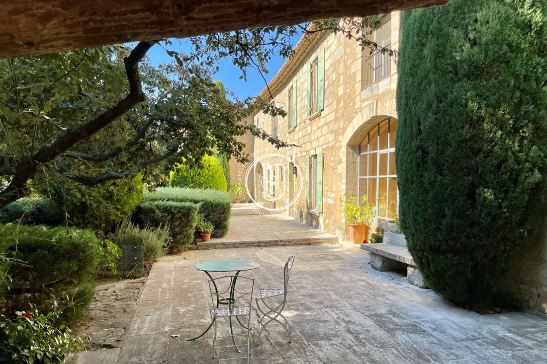 Villa in Saint-Rémy-de-Provence, Provence-Alpes-Côte d'Azur, France 4 - 19177250