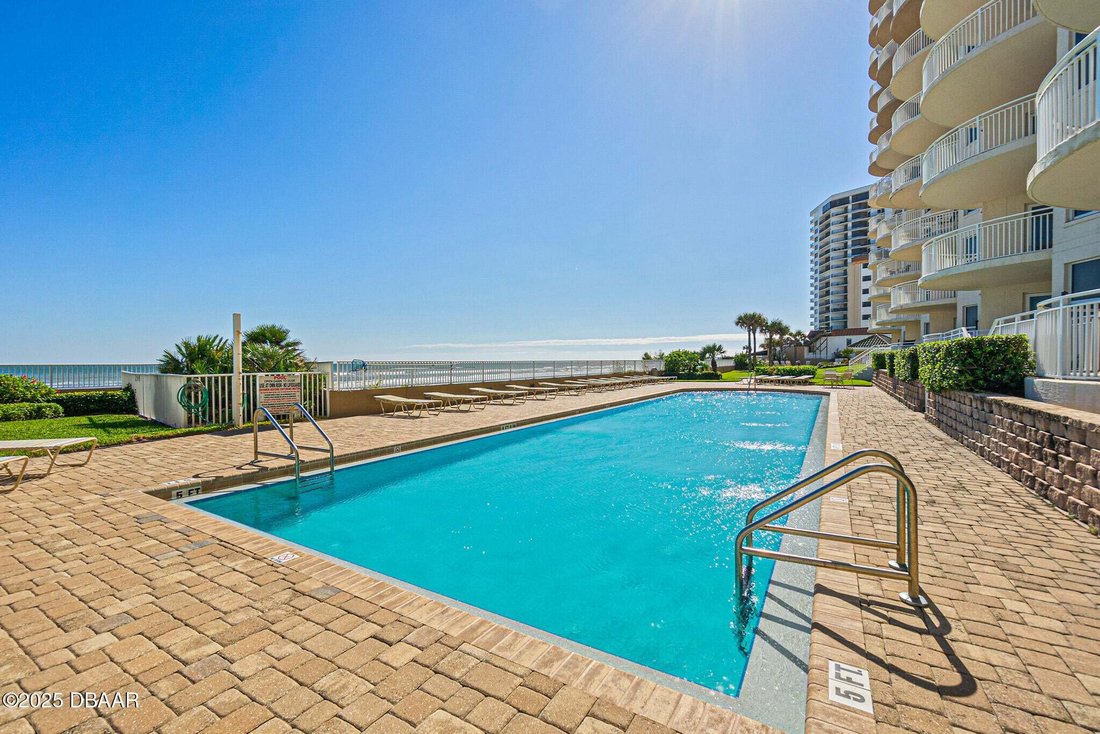 Condo in Daytona Beach, Florida, United States 5 - 19169042